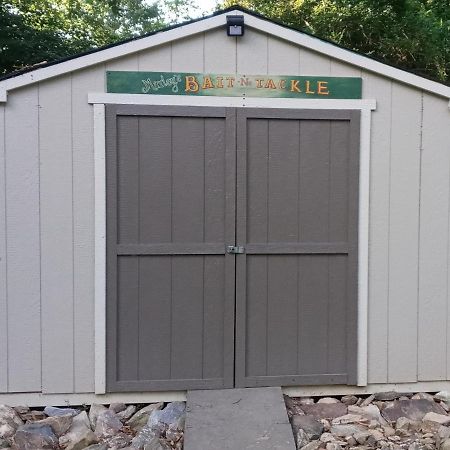 Tranquil Creekside Mountain View Getaway Apartment Clyde Bagian luar foto