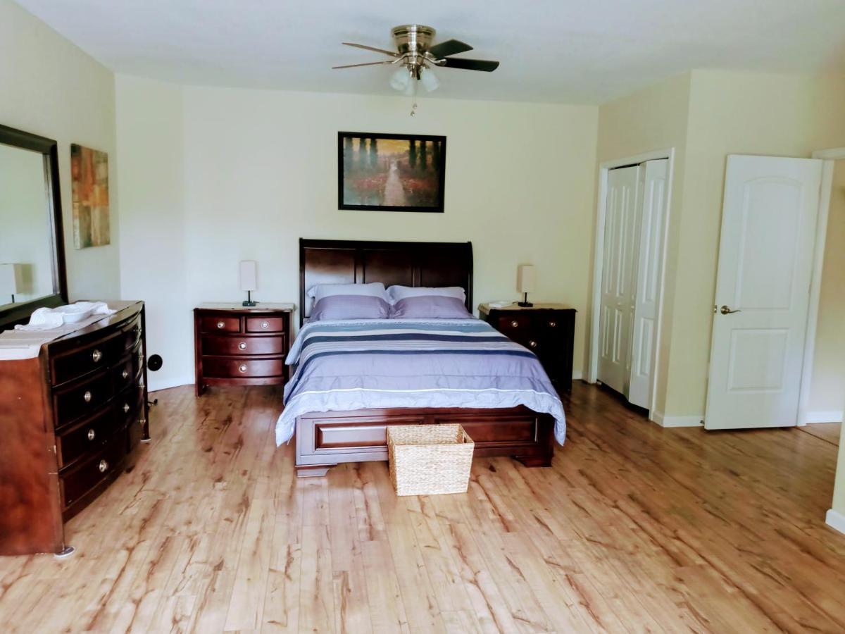 Tranquil Creekside Mountain View Getaway Apartment Clyde Bagian luar foto